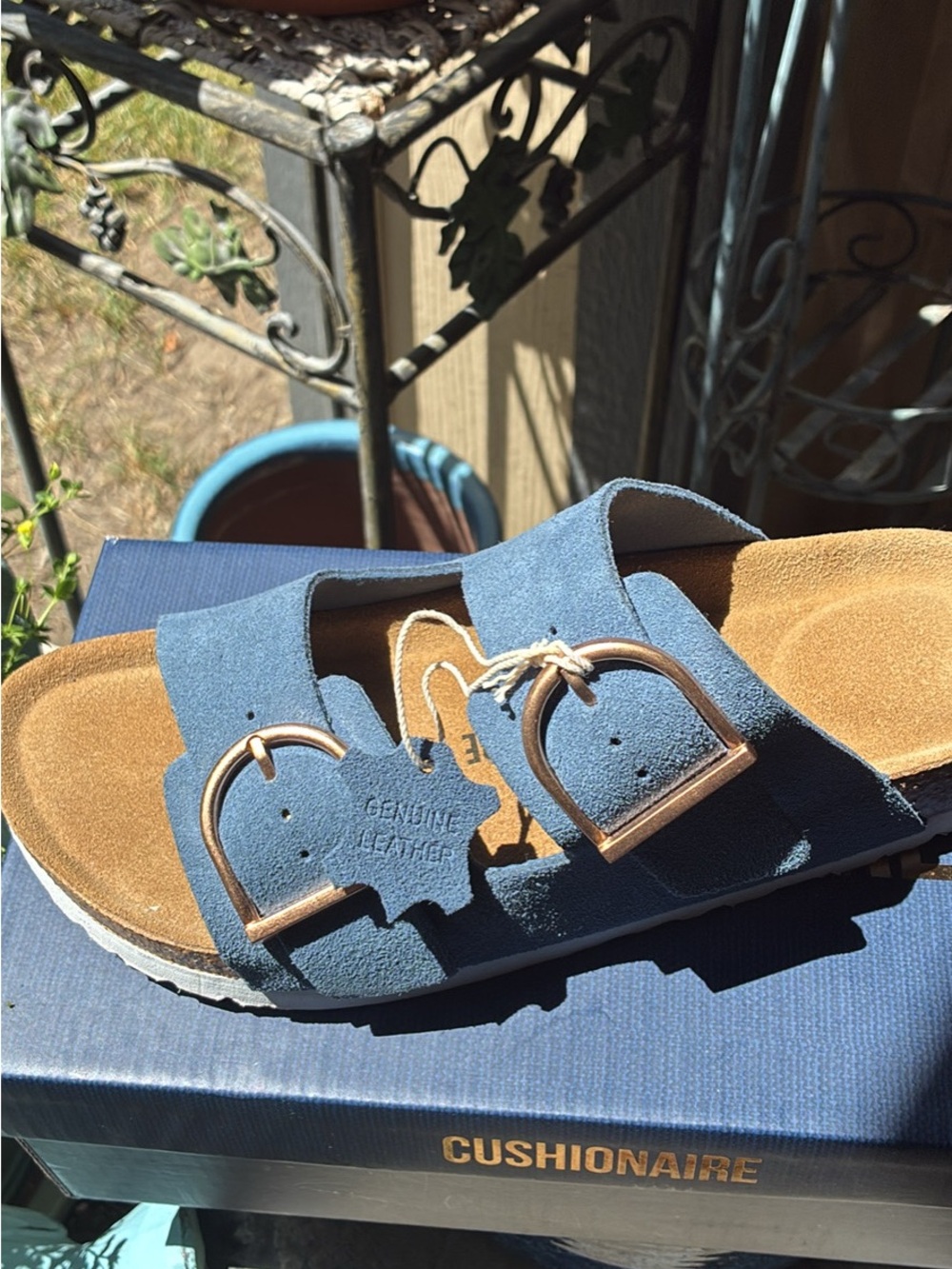 Bran New Sz 9M CUSHIONAIRE LEGACY SANDALS!